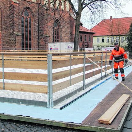 Eisbahnbau in Nienburg